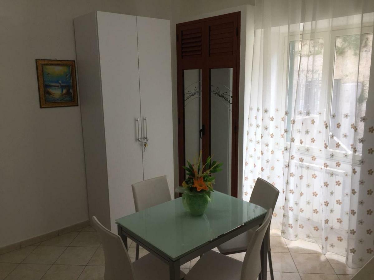 Apartment La Maison Messina Bagian luar foto