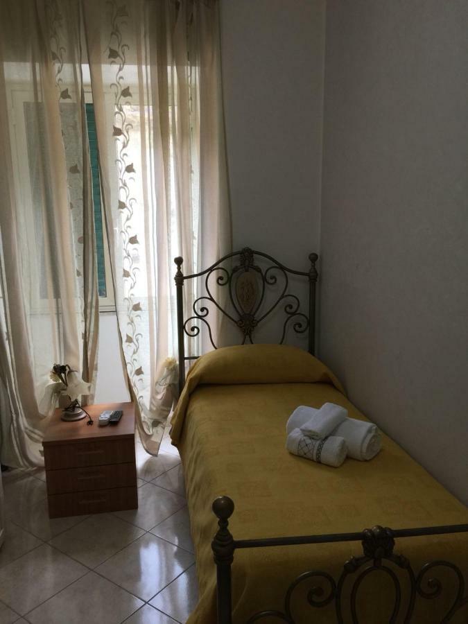 Apartment La Maison Messina Bagian luar foto