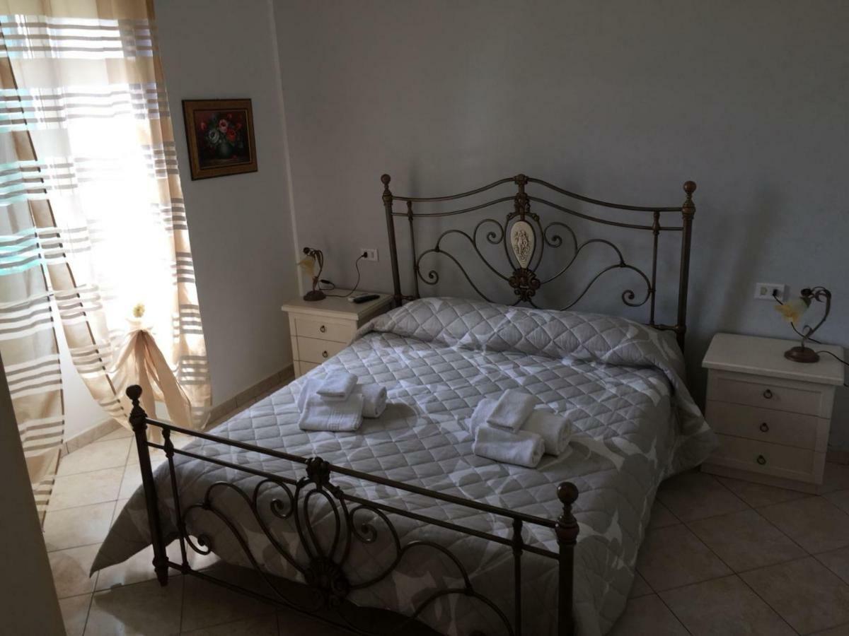 Apartment La Maison Messina Bagian luar foto
